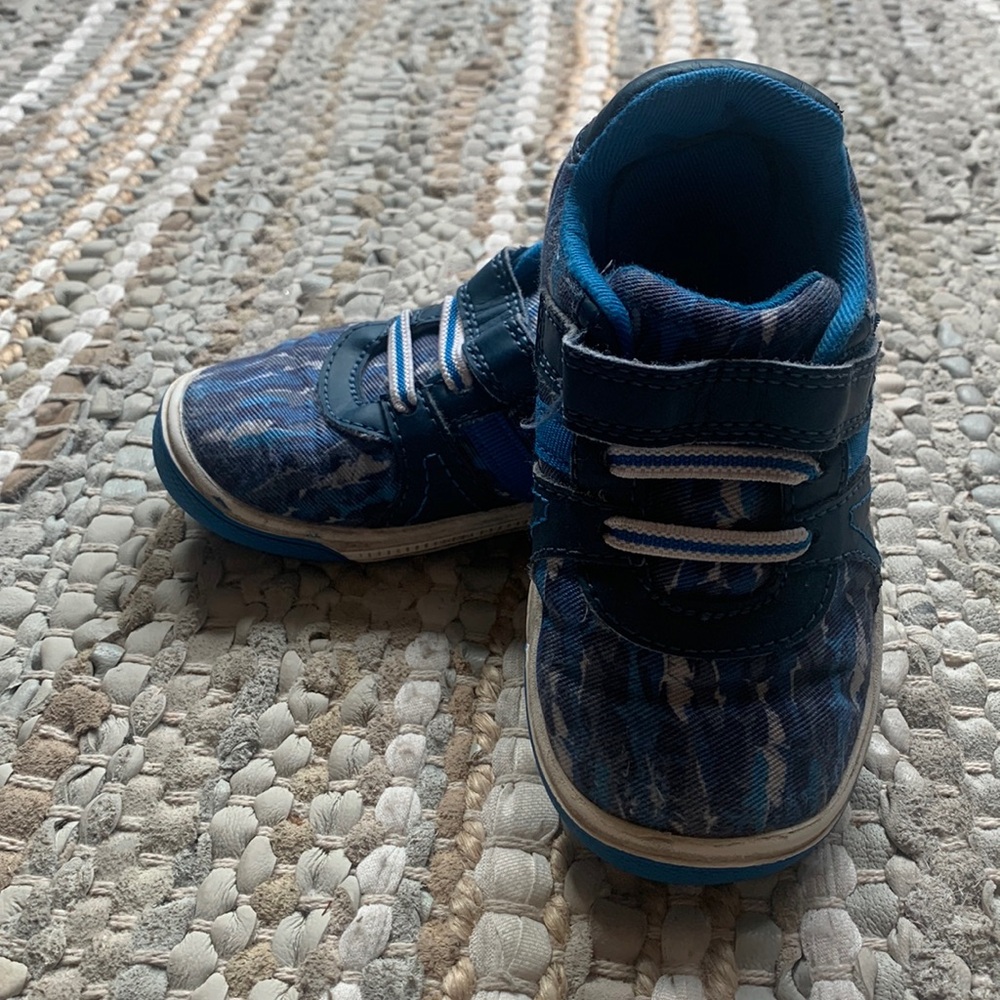 Stride Rite- little boys Velcro shoes!